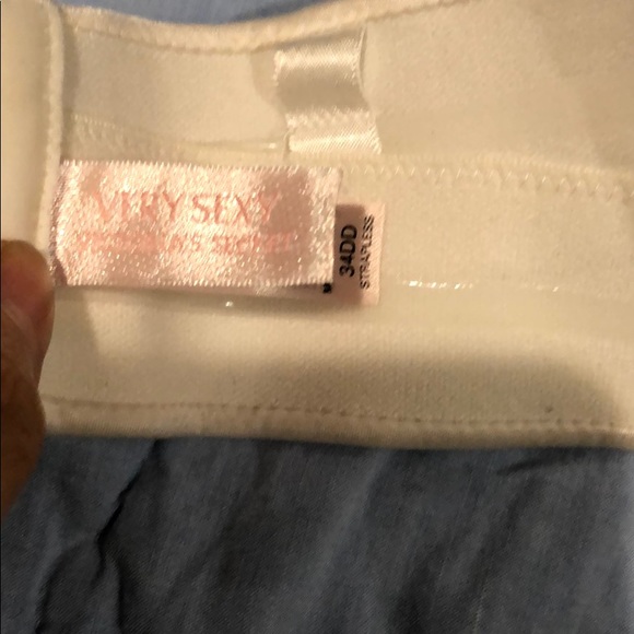 Victoria’s Secret very Sexy 34Dd - Picture 3 of 4